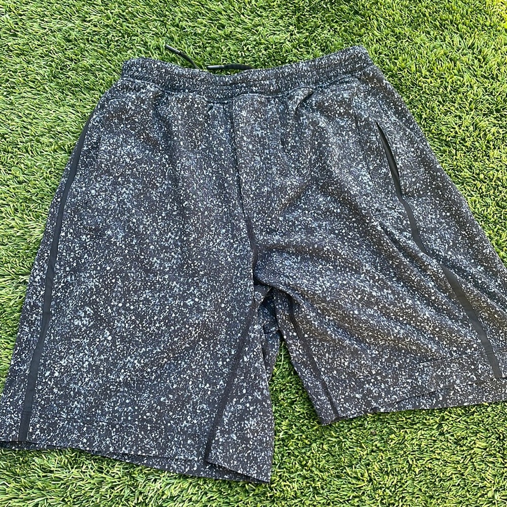 Lululemon Pace Breaker 9” Shorts With Liner